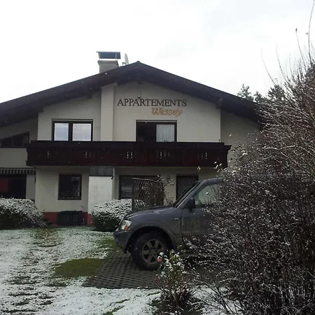 Wessely Am Golfplatz Lans